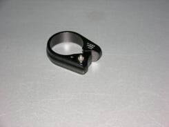 CA SEDLOVÁ OBJÍMKA ROAD 31,8MM (QC844/BBQ), BLK